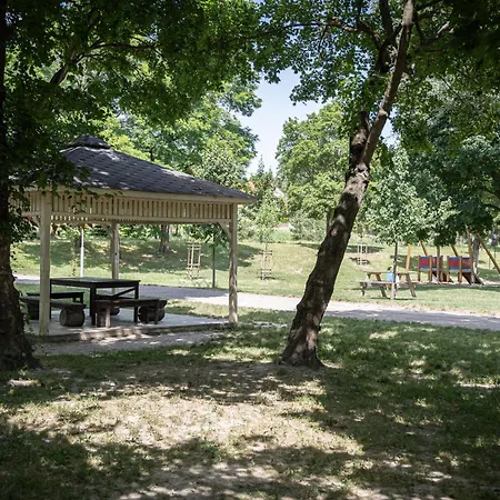 By Pyramid - Michal Apartment *