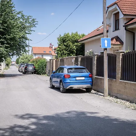 By Pyramid - Michal 아파트 *