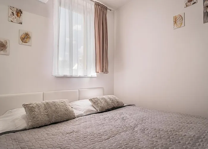 By Pyramid - Michal *