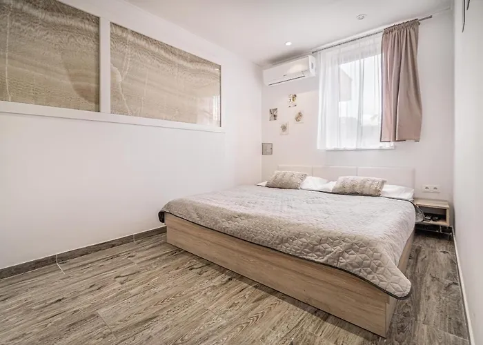 By Pyramid - Michal *