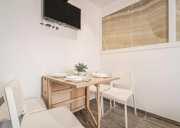 By Pyramid - Michal 브라티슬라바