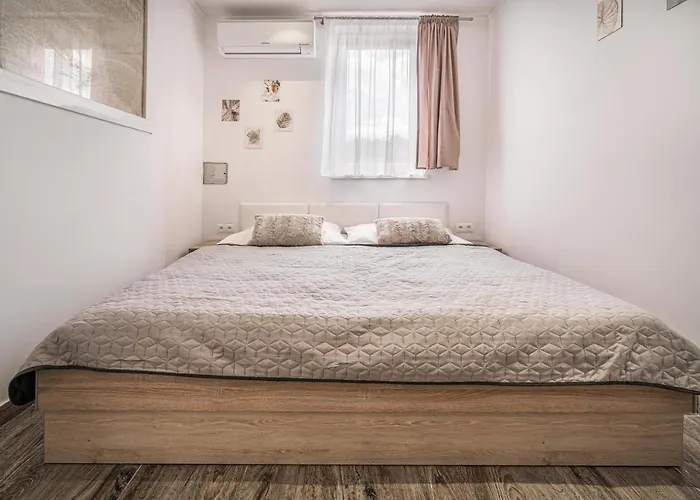 Апартаменти By Pyramid - Michal *