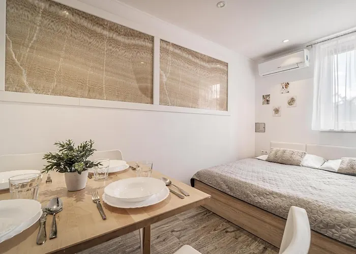 By Pyramid - Michal *