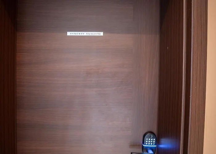 By Pyramid - Michal Appartement *