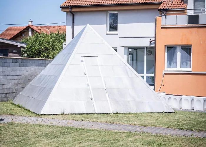 By Pyramid - Michal * 브라티슬라바