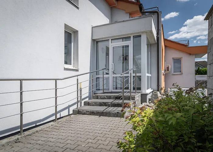 Апартаменти By Pyramid - Michal