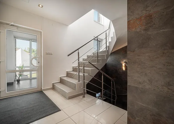 By Pyramid - Michal Appartement