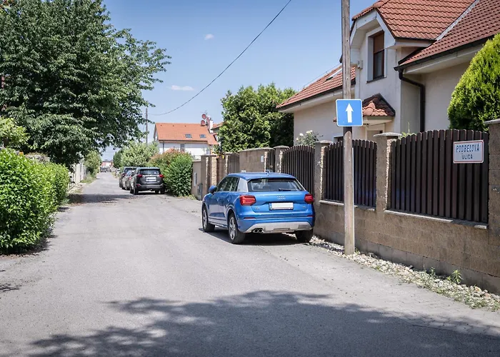 By Pyramid - Michal Appartement *